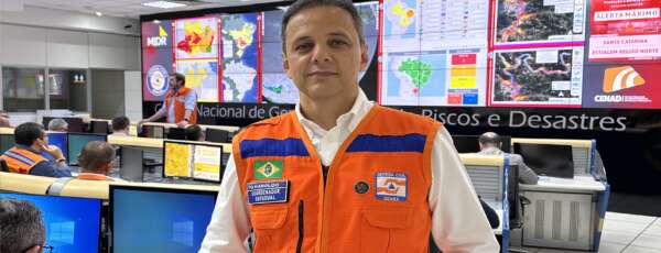 Participação da Defesa Civil do Ceará no 2° Encontro do CONGEPDEC 2023 em Brasília, destacando a colaboração nacional para aprimorar a gestão de riscos e desastres e fortalecer a resiliência frente a eventos climáticos extremos.